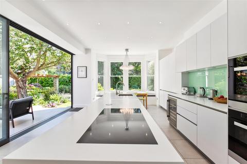 32 Grosvenor Road, London, W4 4EG