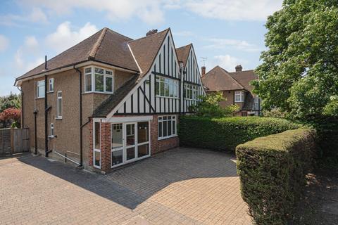 19 Dorking Road, Epsom, KT18 7JR