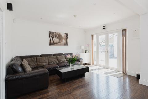 19 Dorking Road, Epsom, KT18 7JR