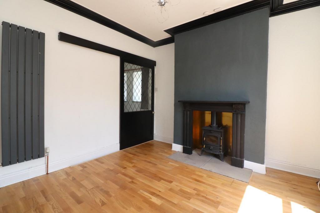 Knowlesly Road, Darwen 2 bed house £850 pcm (£196 pw)