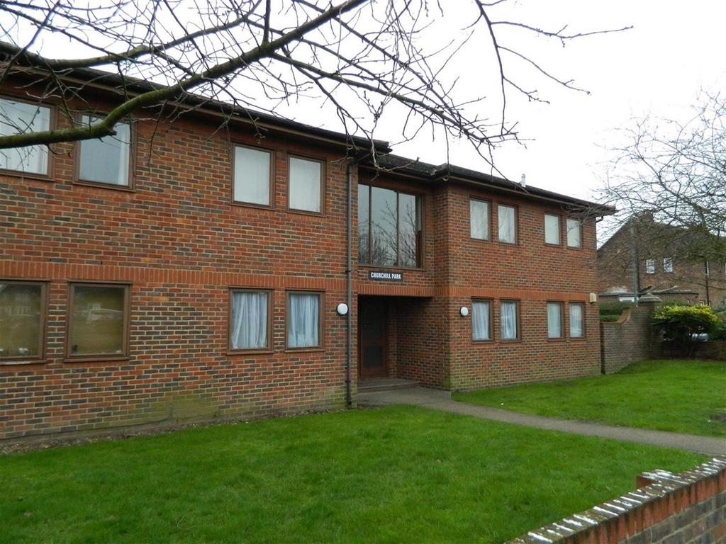 Attlee Drive, Dartford, DA1 5DE 1 bed flat £900 pcm (£208 pw)
