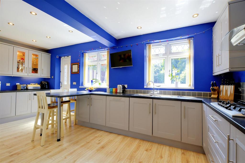 Kitchen 4.jpeg