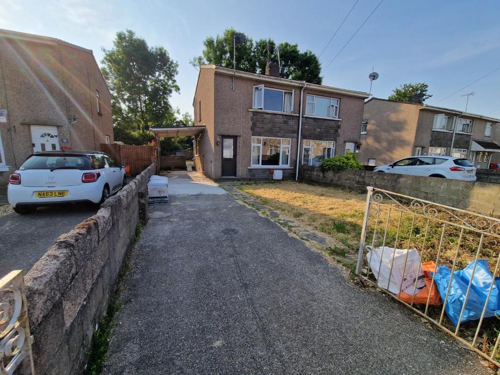 Redlands Close, Pencoed, Bridgend... 2 bed semidetached house £775