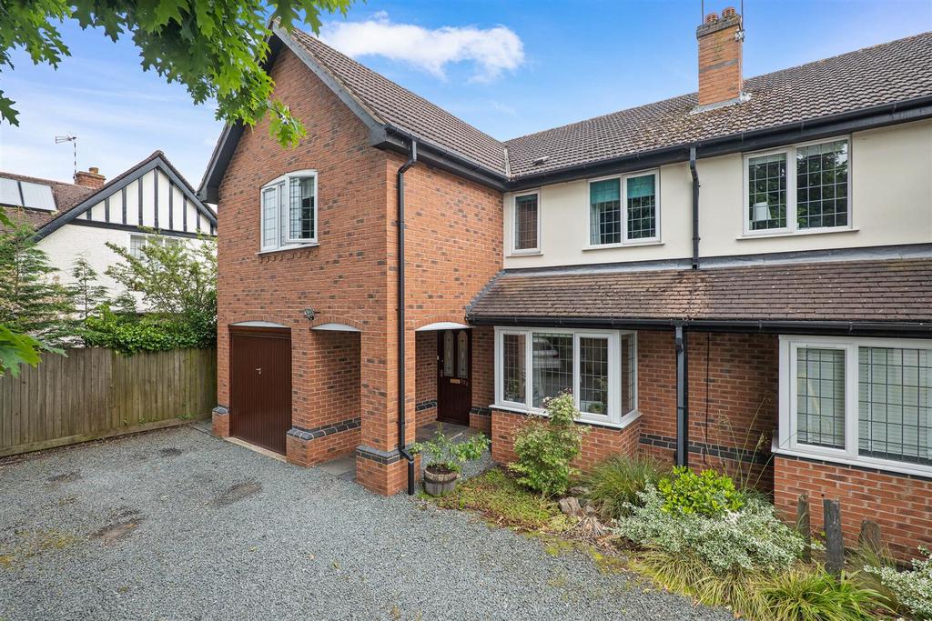 Stratford Road, Warwick 4 bed semidetached house for sale £635,000