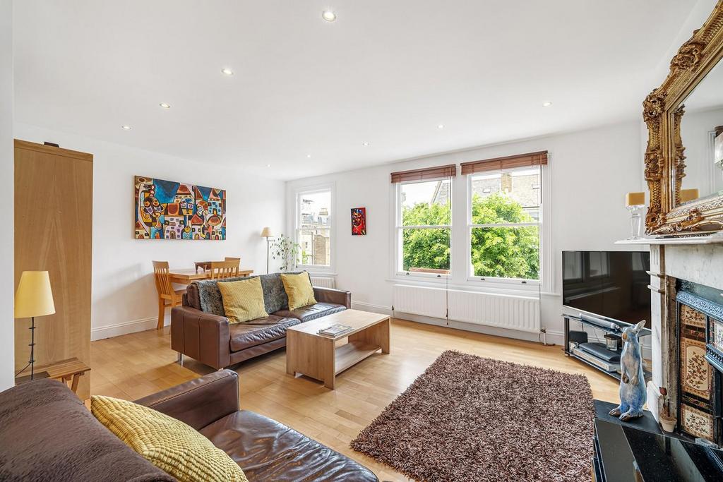 Josephine Avenue, SW2 2 bed flat for sale £650,000