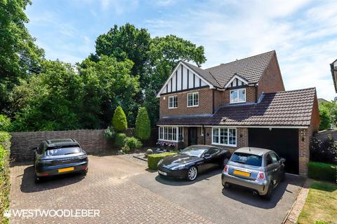 22 Crabtree Walk, Broxbourne, EN10 7NN