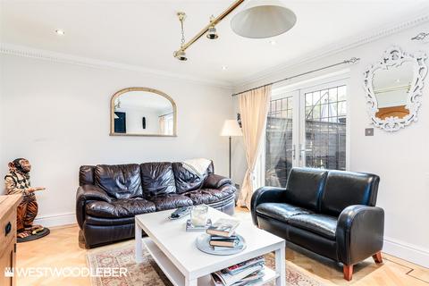 1 Dig Dag Hill, Cheshunt, Waltham Cross, EN7 6NS