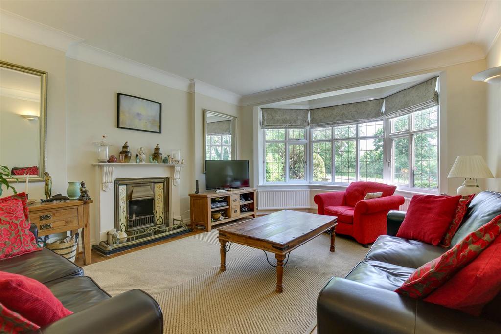 Powys Lane, Southgate, N14 6 bed detached house £2,500,000