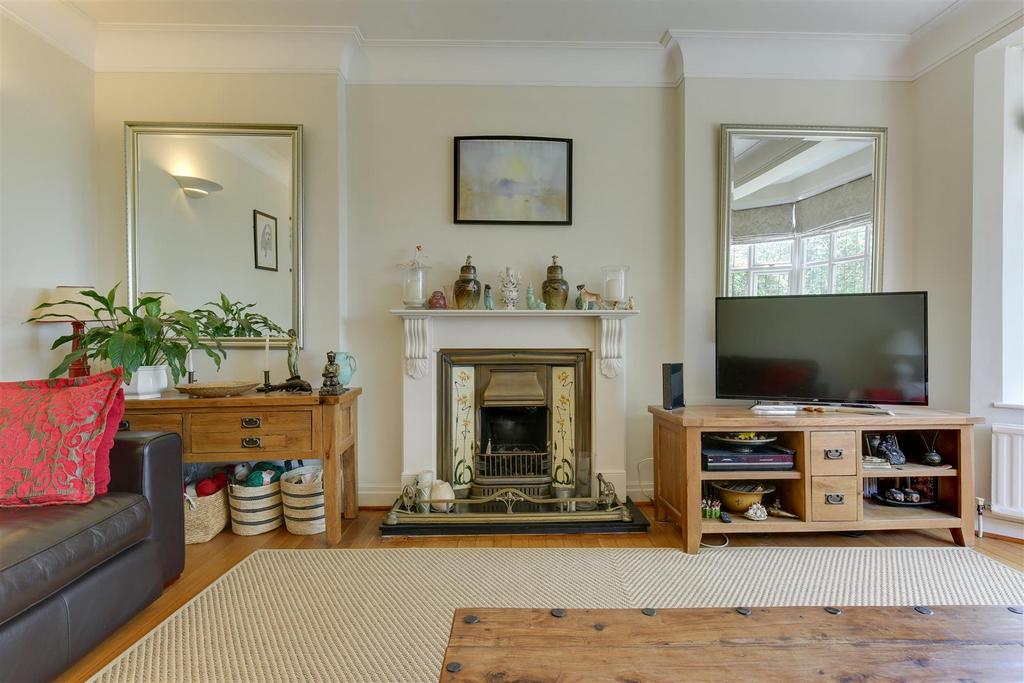 Powys Lane, Southgate, N14 6 bed detached house £2,500,000