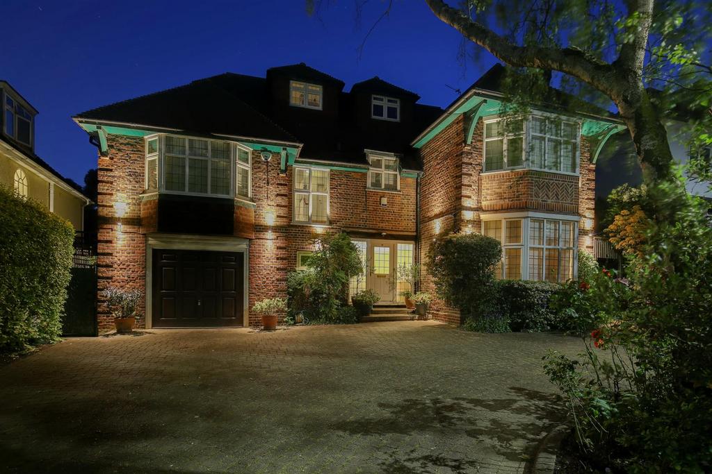 Powys Lane, Southgate, N14 6 bed detached house £2,500,000