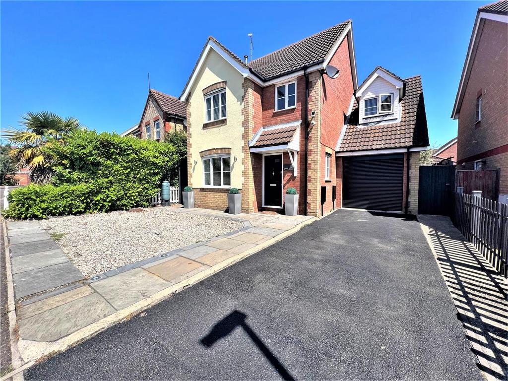 Buttercup Way, Southminster 4 bed detached house £425,000