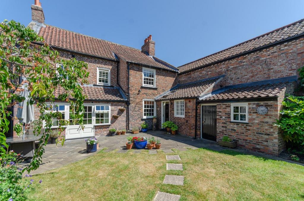 Shipton by Beningbrough, York 3 bed detached house for sale £550,000