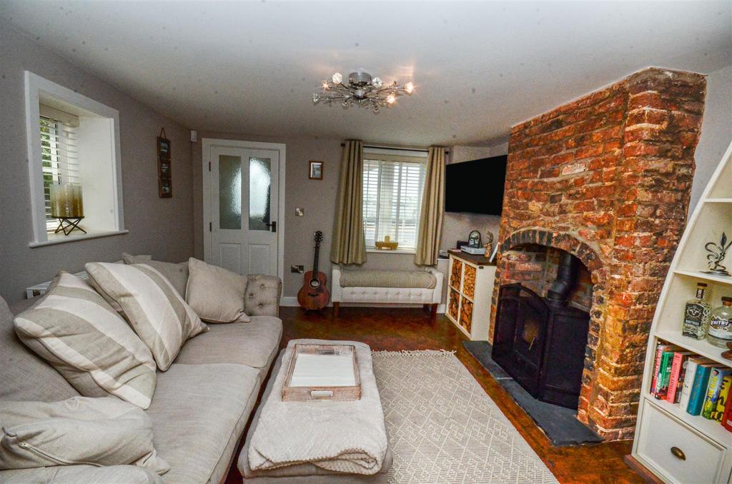 Lounge 2.JPG