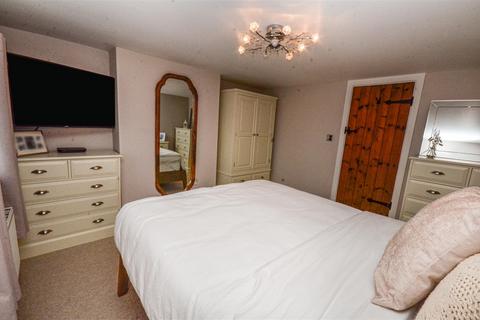 Riverside Cottage, 40 Cliff Road, Hessle, HU13 0HB