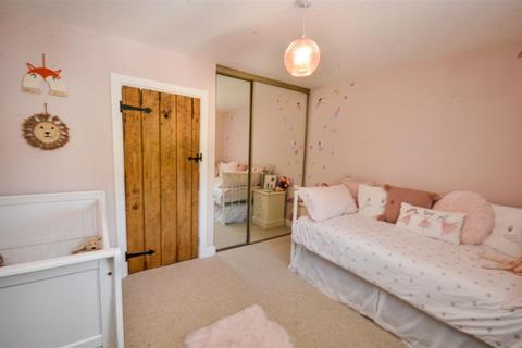 Riverside Cottage, 40 Cliff Road, Hessle, HU13 0HB