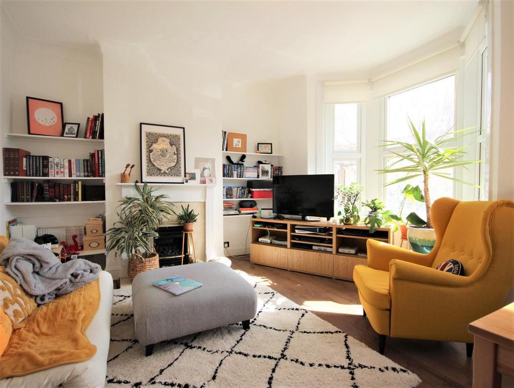 Living room2.JPG
