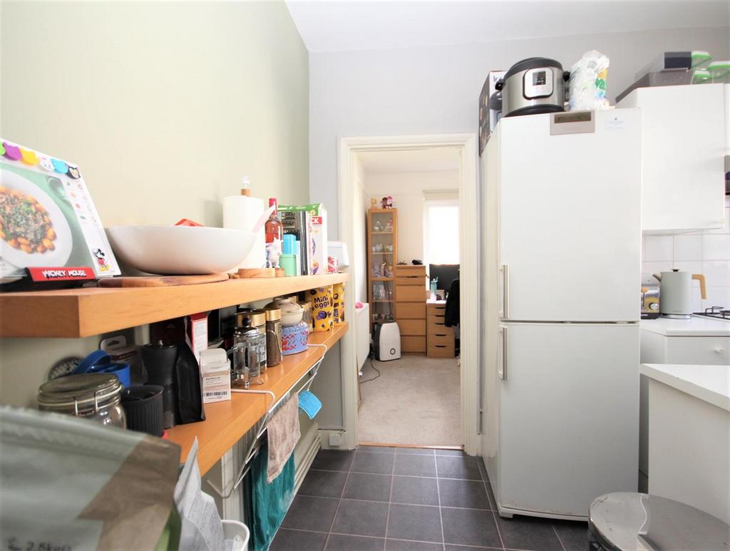 Kitchen3.JPG