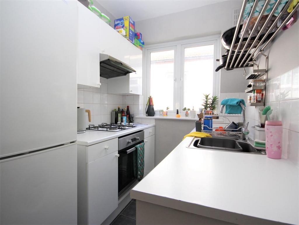 Kitchen1.JPG