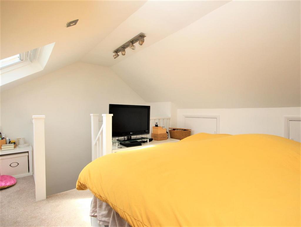 Loft room2.JPG