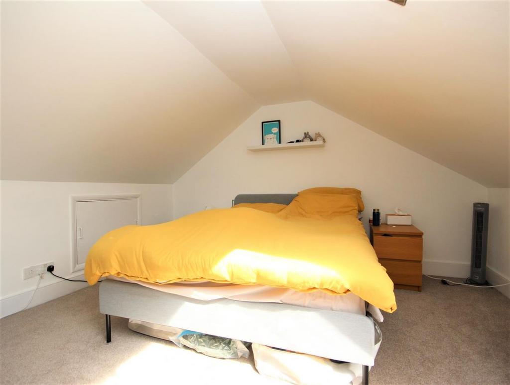 Loft room1.JPG