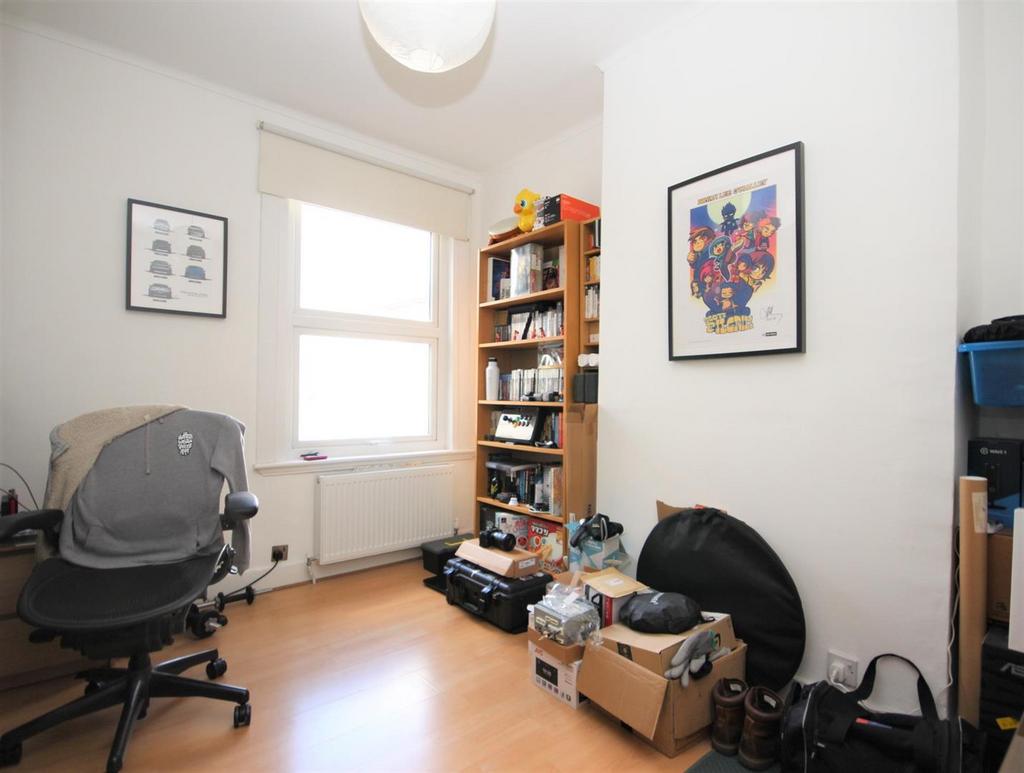 Bedroom 1.JPG