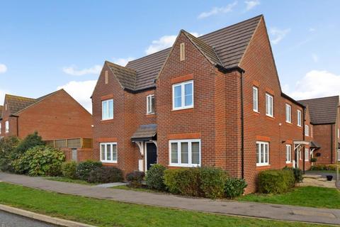 4 Dacey Drive, Upper Heyford, Bicester, OX25 5AA