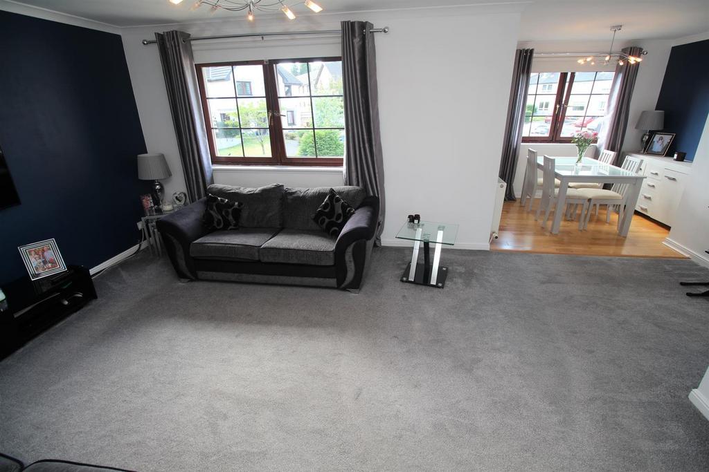 Old Inverkip Road, Greenock 2 bed flat £103,000