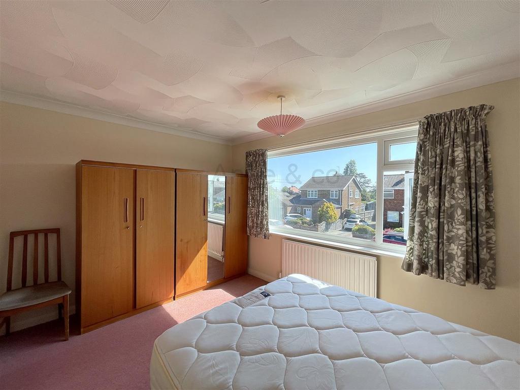 2 bed2.jpg