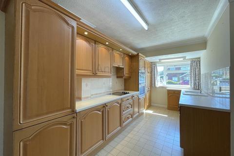 14 Bishops Walk, Lowestoft, NR32 4JN