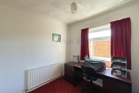 14 Bishops Walk, Lowestoft, NR32 4JN