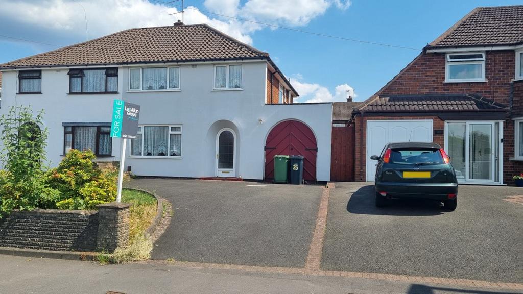 Dunstall Road, Halesowen 3 bed semidetached house £975 pcm (£225 pw)