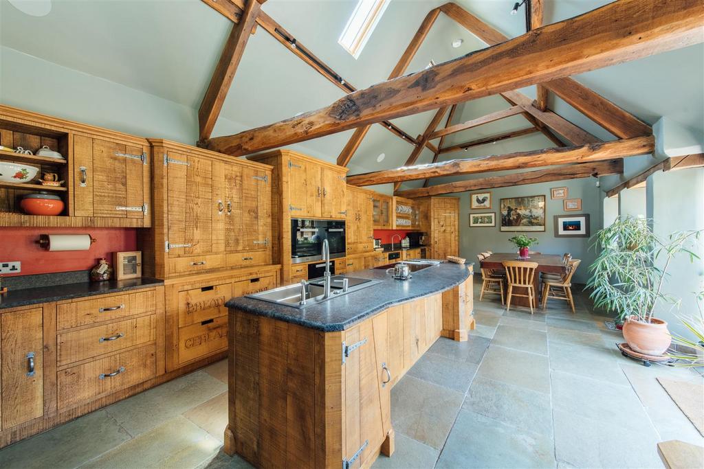 Kitchen/dining