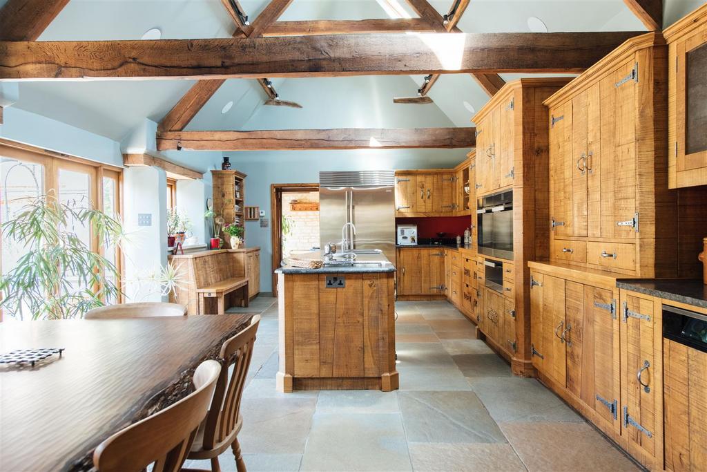 Kitchen/dining
