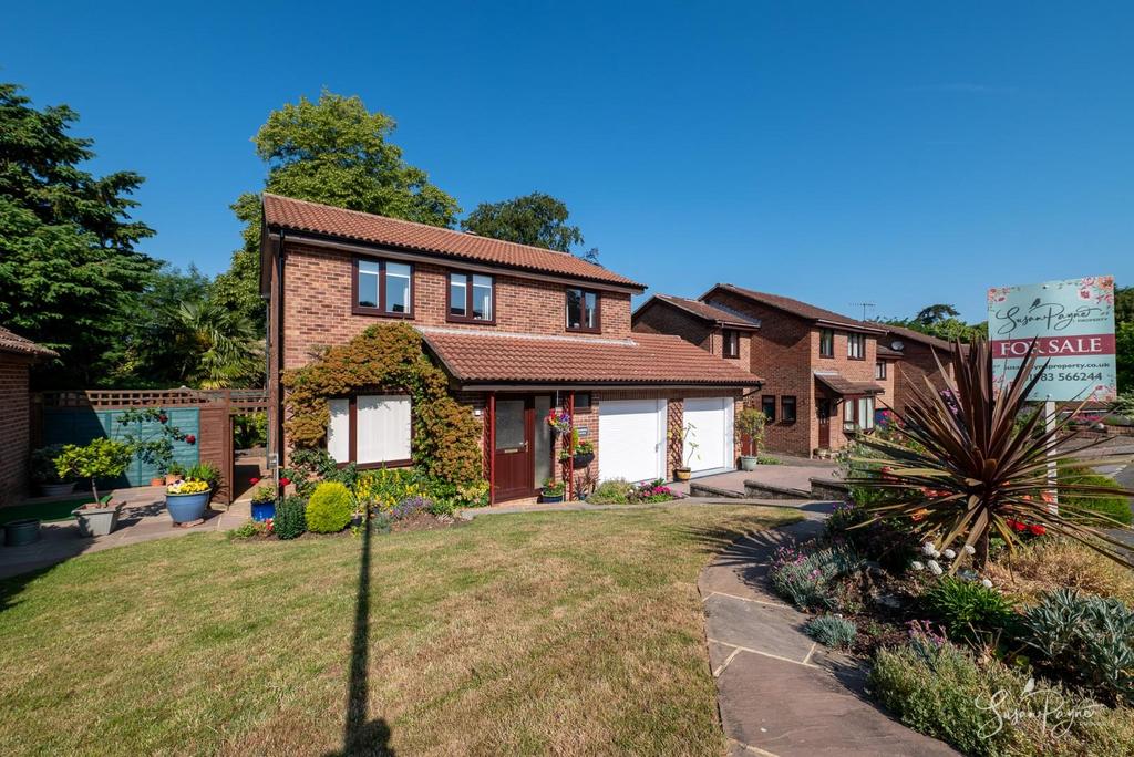 Brookfield Gardens, Ryde 4 bed detached house for sale £500,000