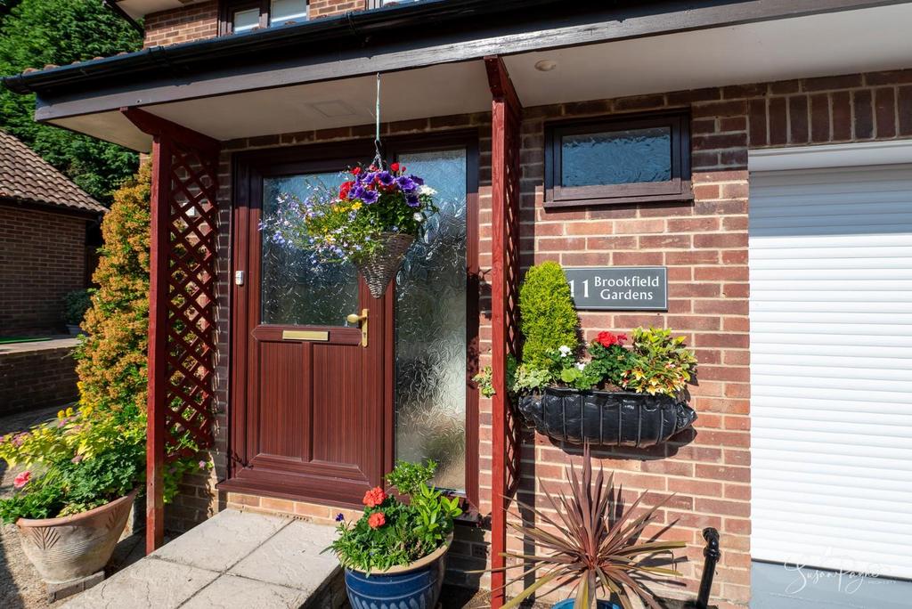 Brookfield Gardens, Ryde 4 bed detached house for sale £500,000
