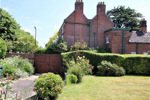 19 High Street, Albrighton, Wolverhampton, WV7 3JT