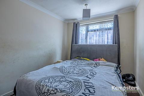 57 Stanley Road, Grays, RM17 6QX