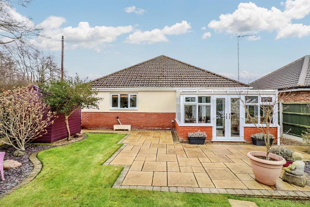 Long Common Lane, Swanton Abbott 3 bed detached bungalow £375,000