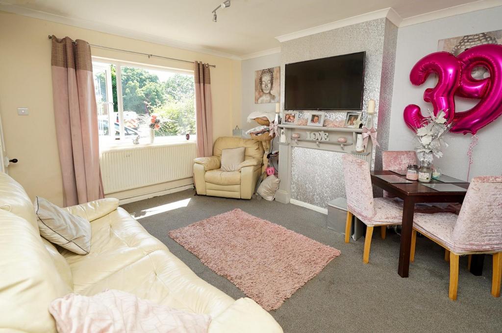 Clarence Road, Leighton Buzzard 3 bed semidetached house for sale £