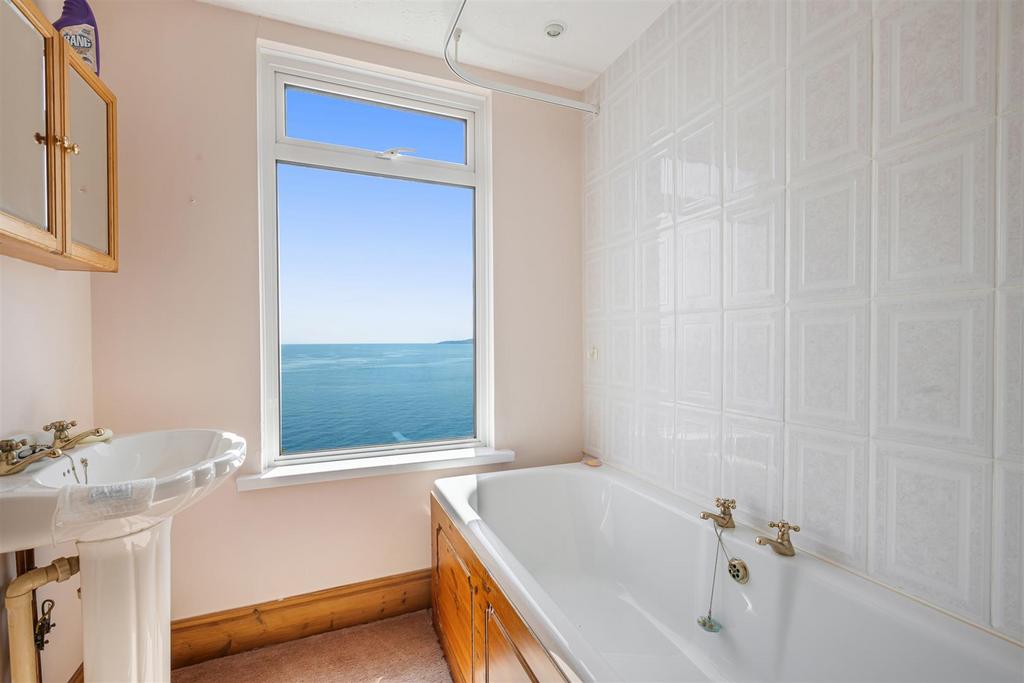 A39 - Briar Cottage Overseas Estate - 230517.jpg