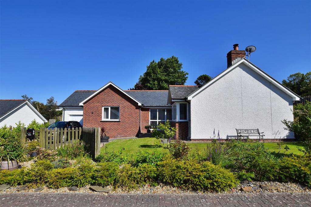 Aberporth 3 bed detached bungalow for sale £390,000