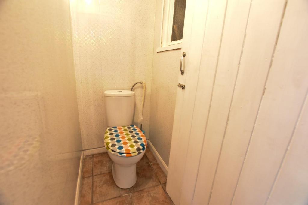 Down stairs wc