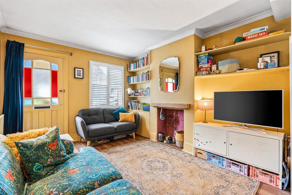 Mimram Road, Welwyn 2 bed terraced house £470,000