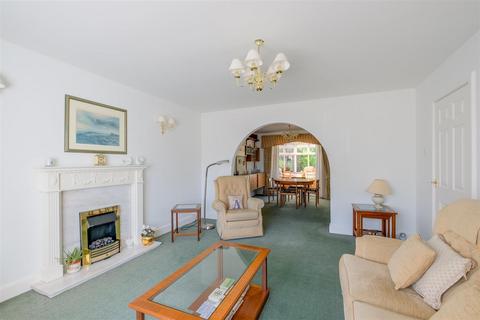 36 Long Fallas Crescent, Brighouse, HD6 3TN