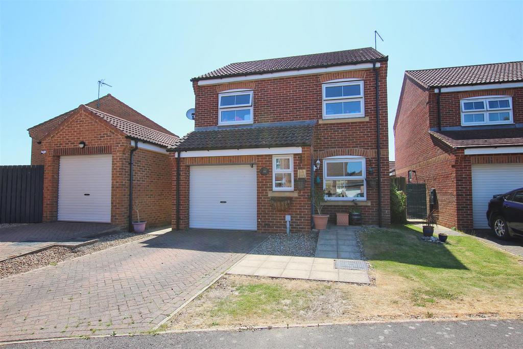 Ashcourt Drive, Hornsea 3 bed detached house for sale £235,000