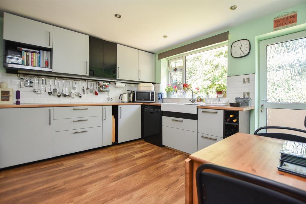 Linley Drive, Hastings 4 bed detached house for sale £425,000