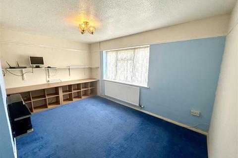 3 bedroom semi-detached house for sale - Clive Road, Barry
