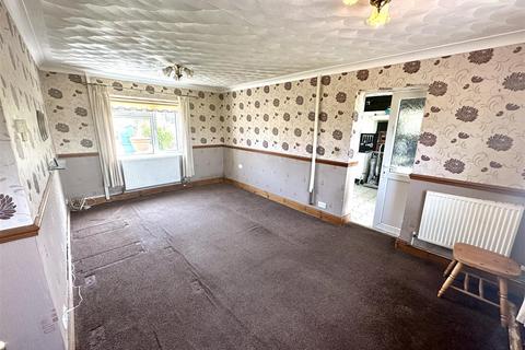 3 bedroom semi-detached house for sale - Clive Road, Barry