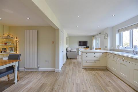 2 Gresham Drive, Northampton, NN4 9SB
