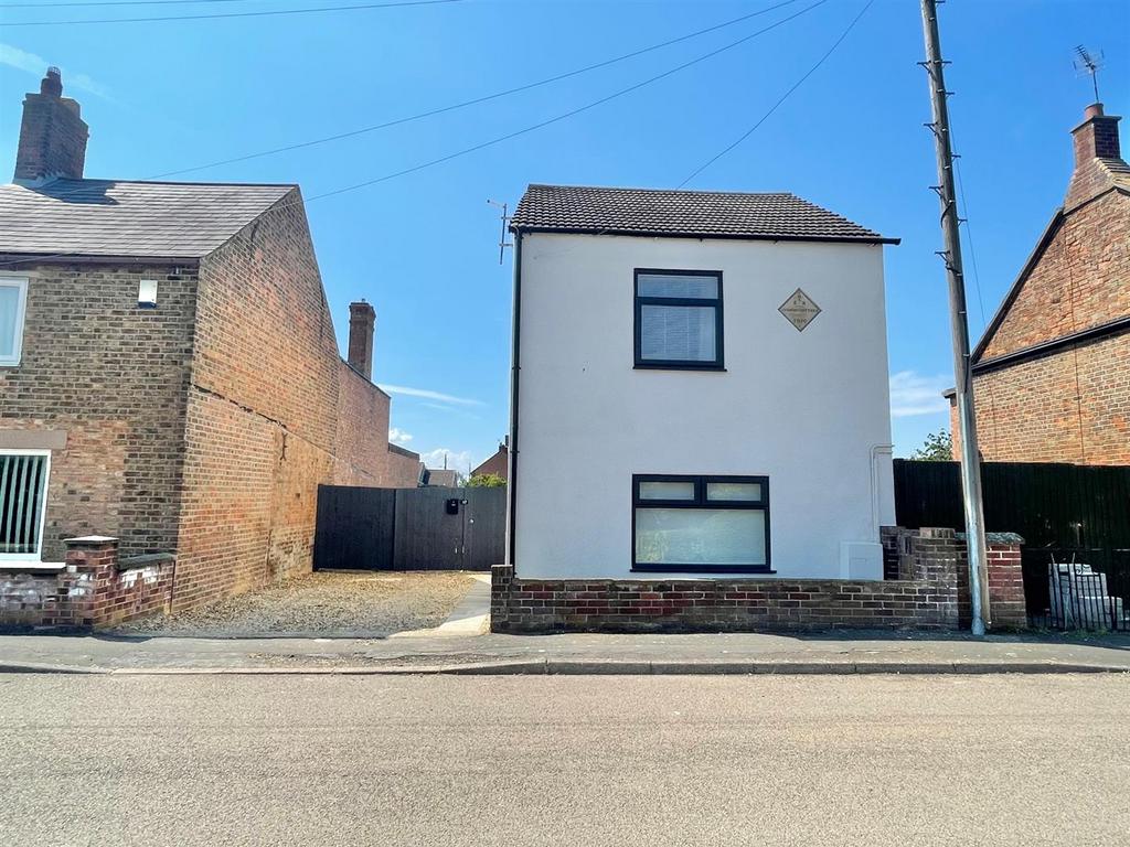 Chapel Street, Crowland, Peterborough 2 bed detached house for sale £